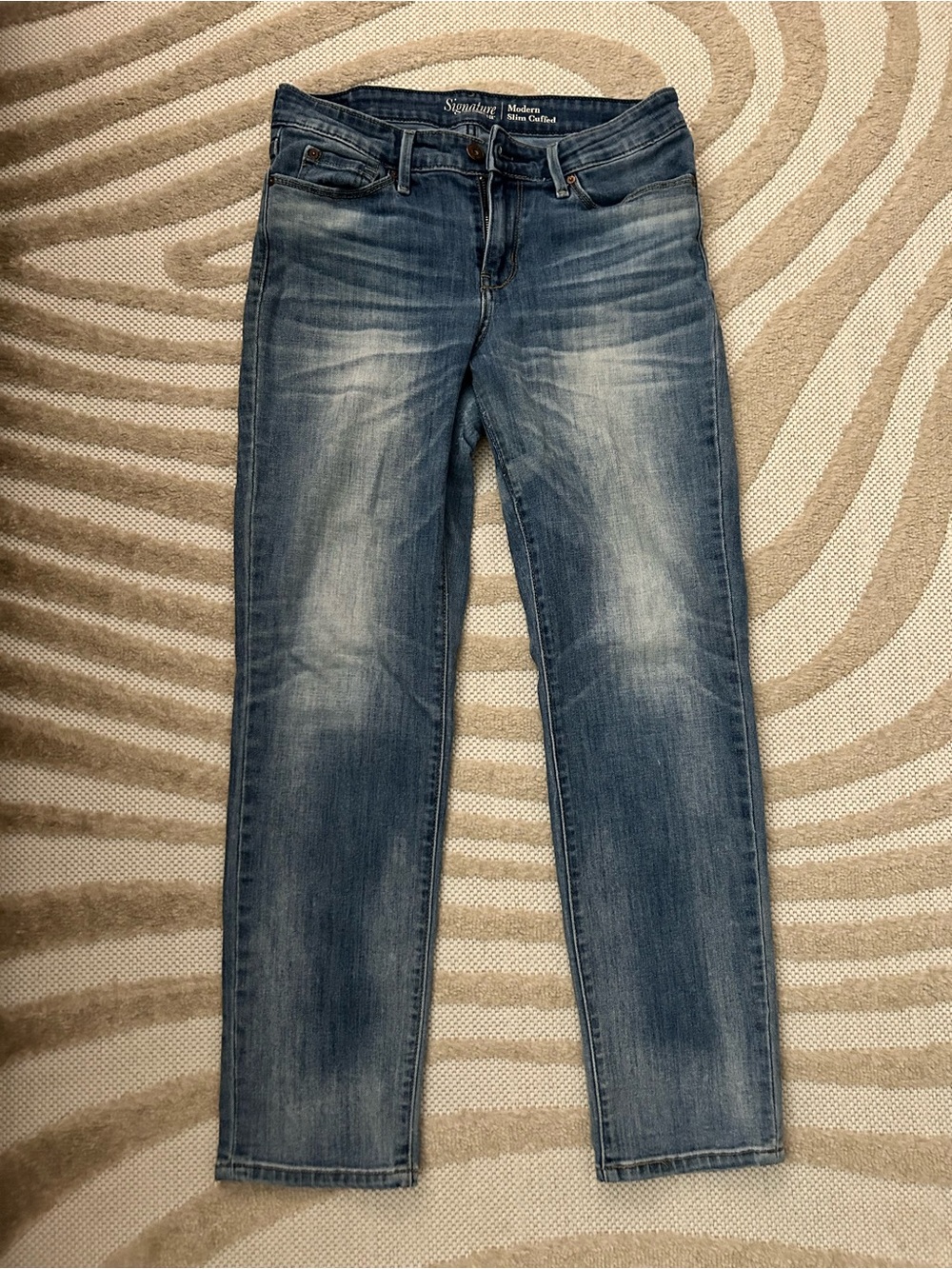 Levi’s Faded Medium Wash Slim Jeans Size 6 W28